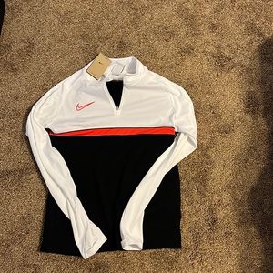 New with tags Nike quarter zip